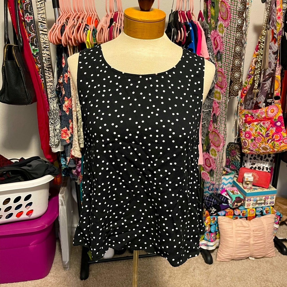 Polka dot flowy crop top